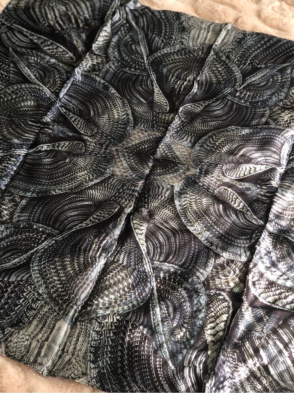 Iris van Herpen Abstract Swirl Scarf - Picture 1 of 8